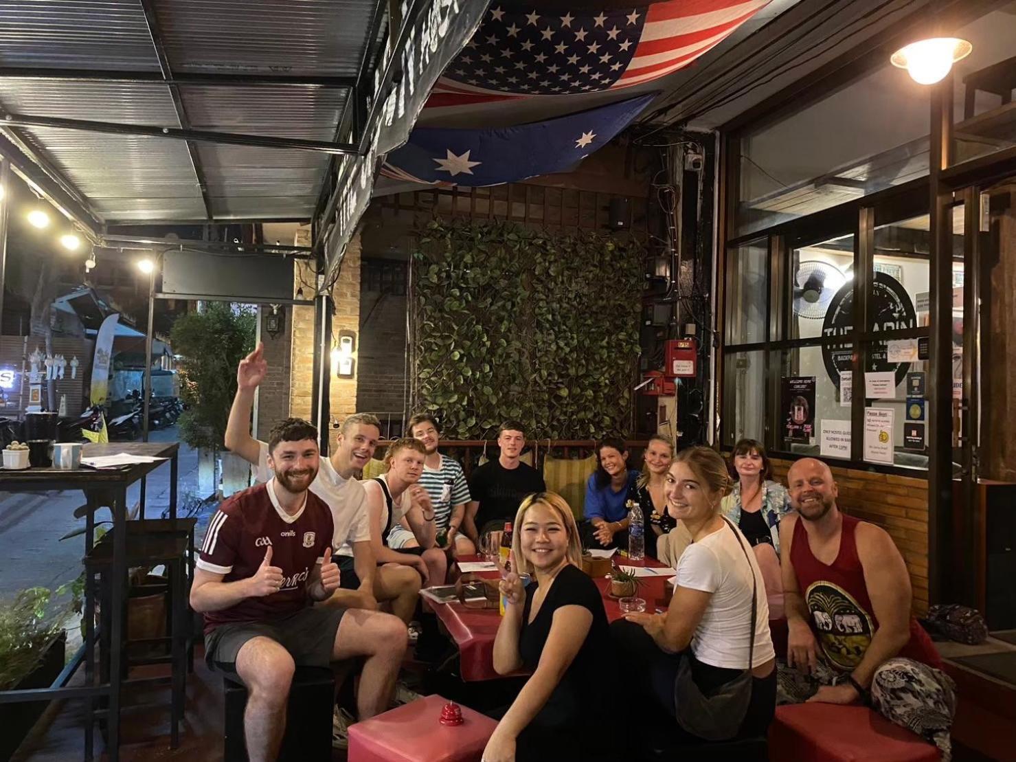 The Cabin Backpackers Hostel & Bar Chiang Mai Exterior foto